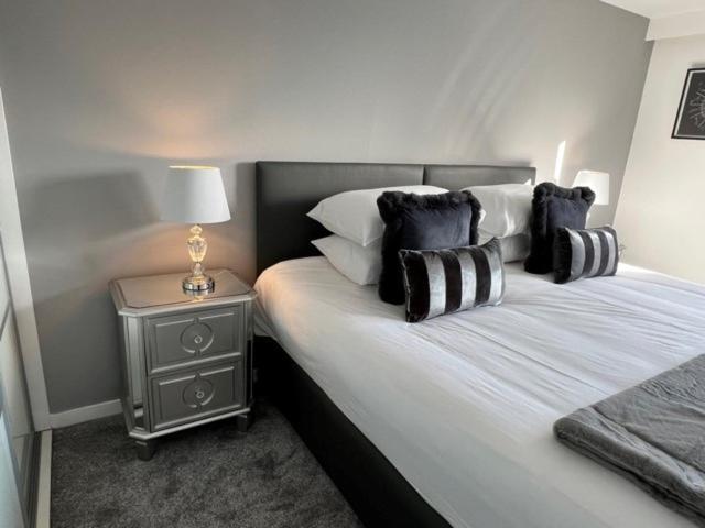 Modern & Spacious 2 Bed Merchant City Apart-High St グラスゴー エクステリア 写真